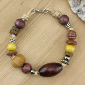 Bracelet Bohème perles bois monté sur corde