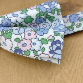 Nœud papillon double à fleurs