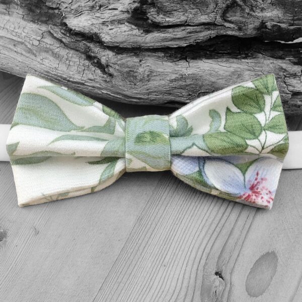 Nœud papillon vert à fleurs