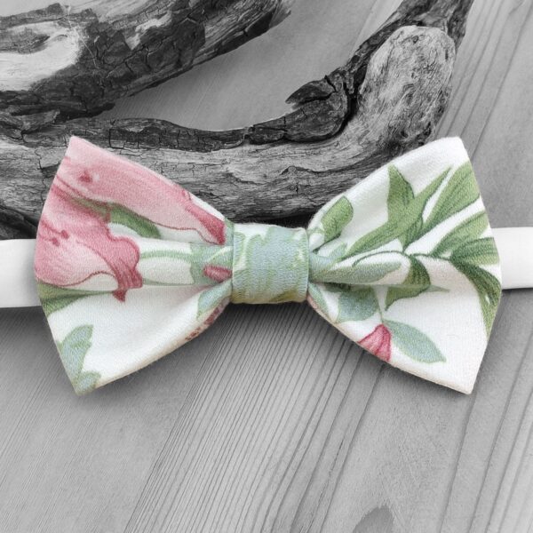 Nœud papillon fleur et feuillage
