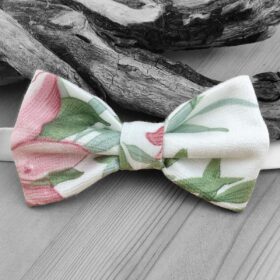 Nœud papillon fleur et feuillage