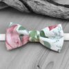 Noeud papillon fleur et feuillage
