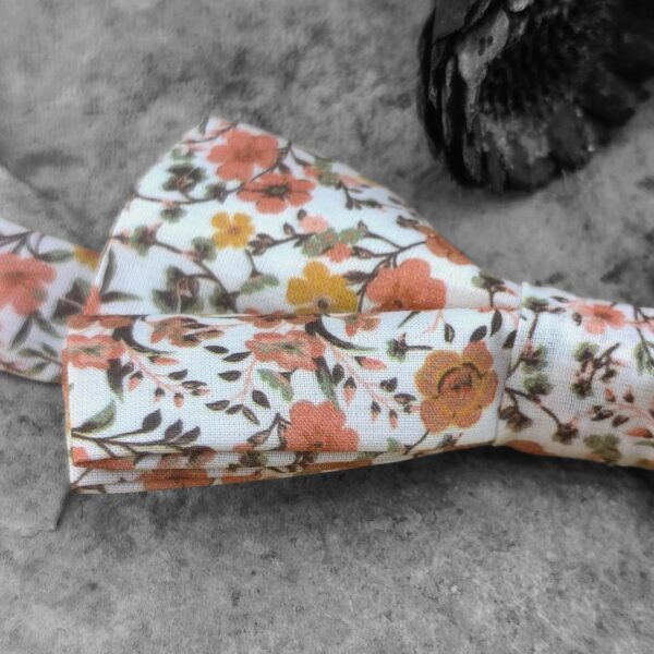 Nœud papillon double orange brûlée à fleurs