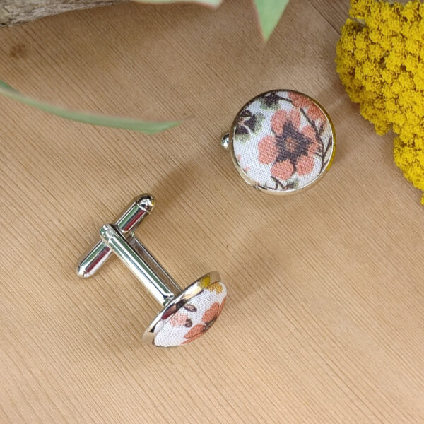 Boutons de manchettes à fleurs orange brûlée