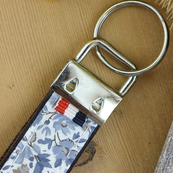 Porte clés cuir et tissu Liberty bleu