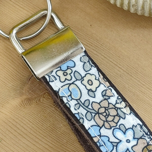 Porte clés cuir et tissu bleu et camel