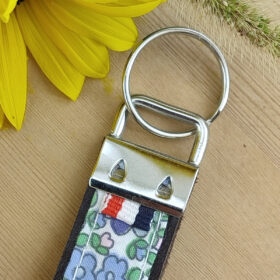 Porte clés cuir et tissu à fleurs