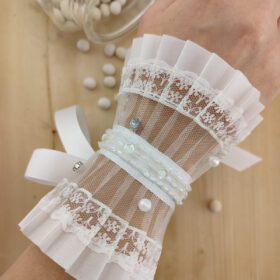 Bracelet manchette large dentelle avec perles et strass