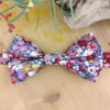 Nœud papillon à fleurs roses et bleues