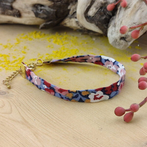 Bracelet tissu bordeaux à fleurs
