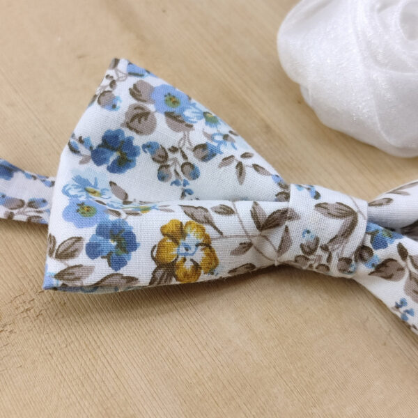 Noeud papillon à flers bleues pour enfant