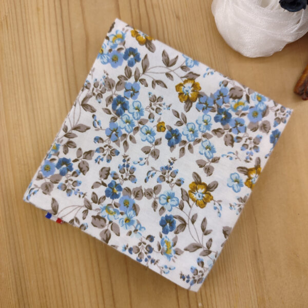 Pochette costume fleurs bleues