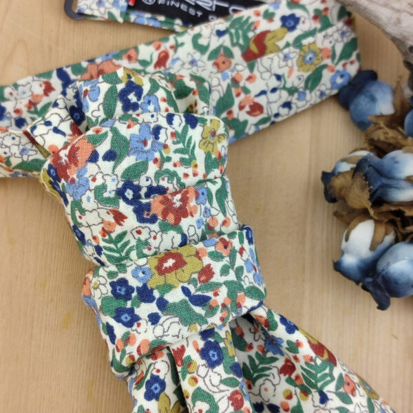 Lavallière fleuri bleu, terracotta et vert