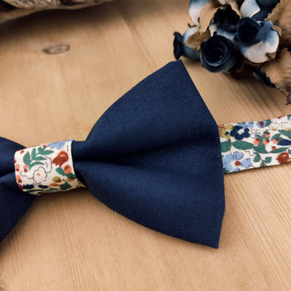 Nœud papillon bleu marine