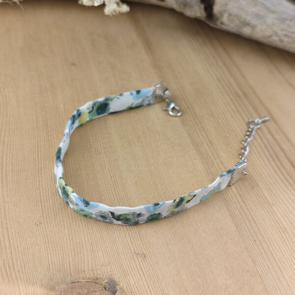 Bracelet tissu fleuri vert