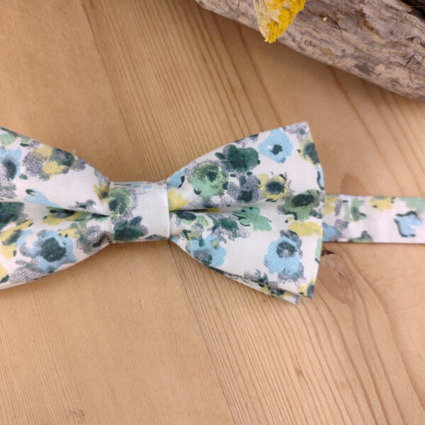 Noeud papillon double floral vert pour enfant