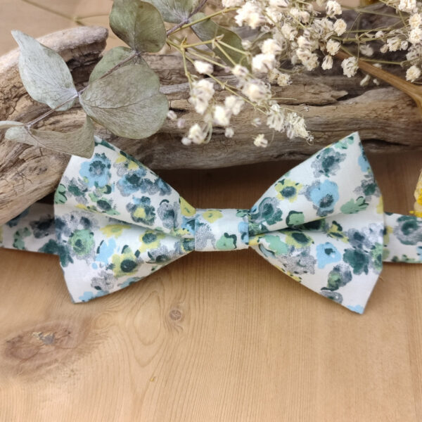 Noeud papillon floral vert