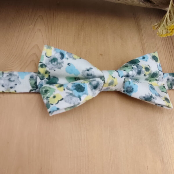 Noeud papillon floral vert pour enfant