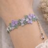 Bracelet lavande en guipure florale