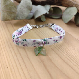 Bracelet tissu Liberty violet avec feuillage résine