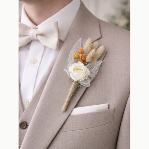 Boutonnière feuilles squelettes naturelle et rose