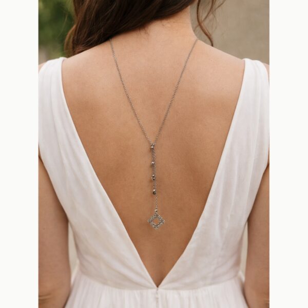 Collier de dos filigrane carré argenté