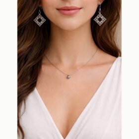 Collier de dos filigrane carré argenté
