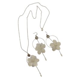Parrure collier de dos et boucle d'oreilles fleurs et perles
