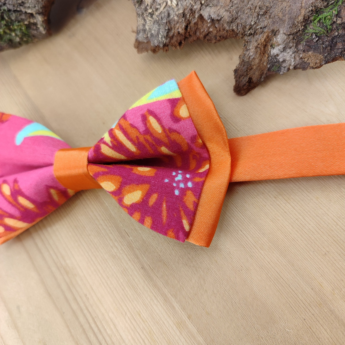Nœud papillon orange et fuchsia