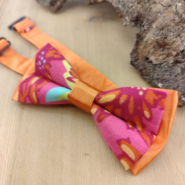 Noeud papillon Liberty fleuri orange et fuchsia pour enfant