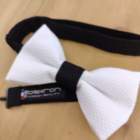 Noeud papillon blanc texturé