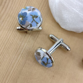 Boutons de manchettes à fleurs bleues