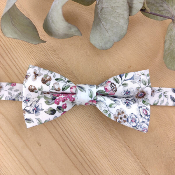 Noeud papillon double rose au feuillage vert sauge pour enfant