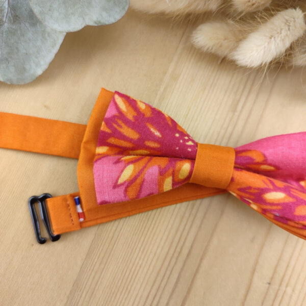 Noeud papillon enfant orange brûlée et fuchsia fleuri
