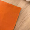 Pochette de costume en coton orange brûlée uni
